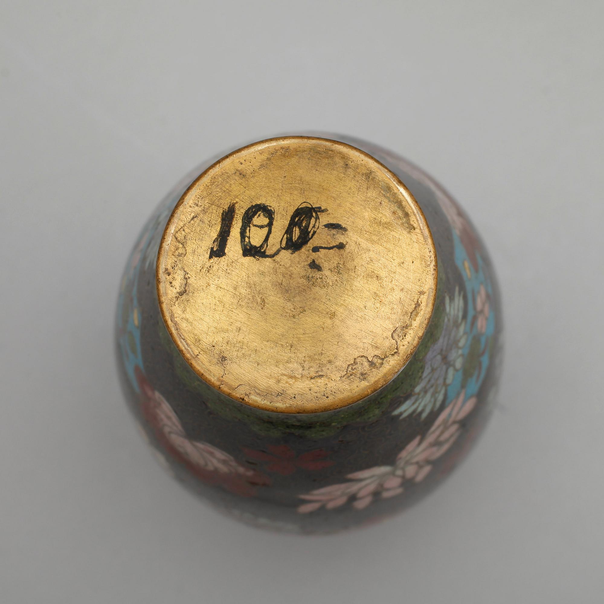 FAT samt VASER, 3 st, cloisonné och glas, orientaliska, 1900-tal.