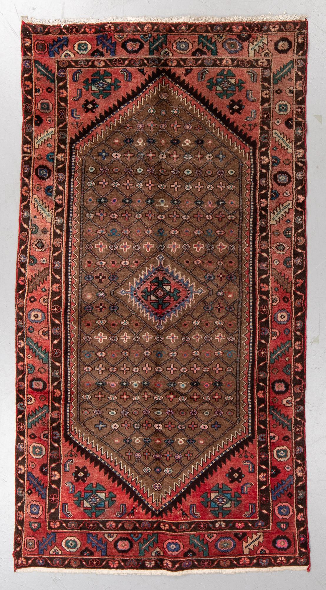 Matta, Hamadan, ca 270 x 130 cm.