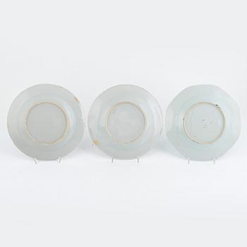 A set of seven Chinese export procelain plates, Qing dynasty, Qianlong (1736-95).