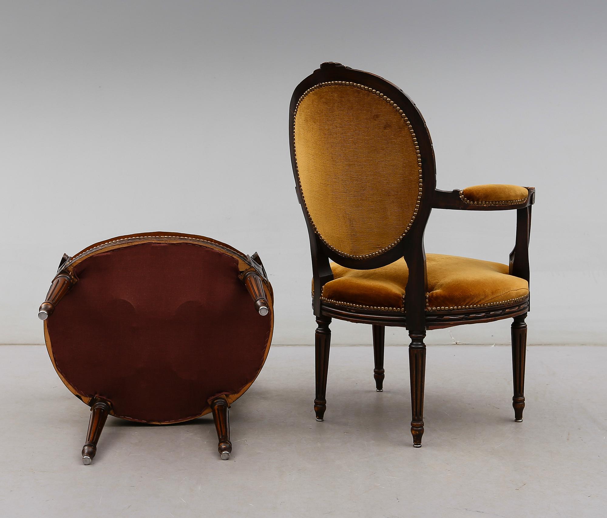 SOFFA OCH KARMSTOLAR, 1 par, gustaviansk stil, 1900-talets andra hälft.