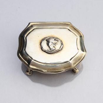 A German 18th century silver-gilt snuff-box, mark of Breuer Martin, Augsburg 1751.