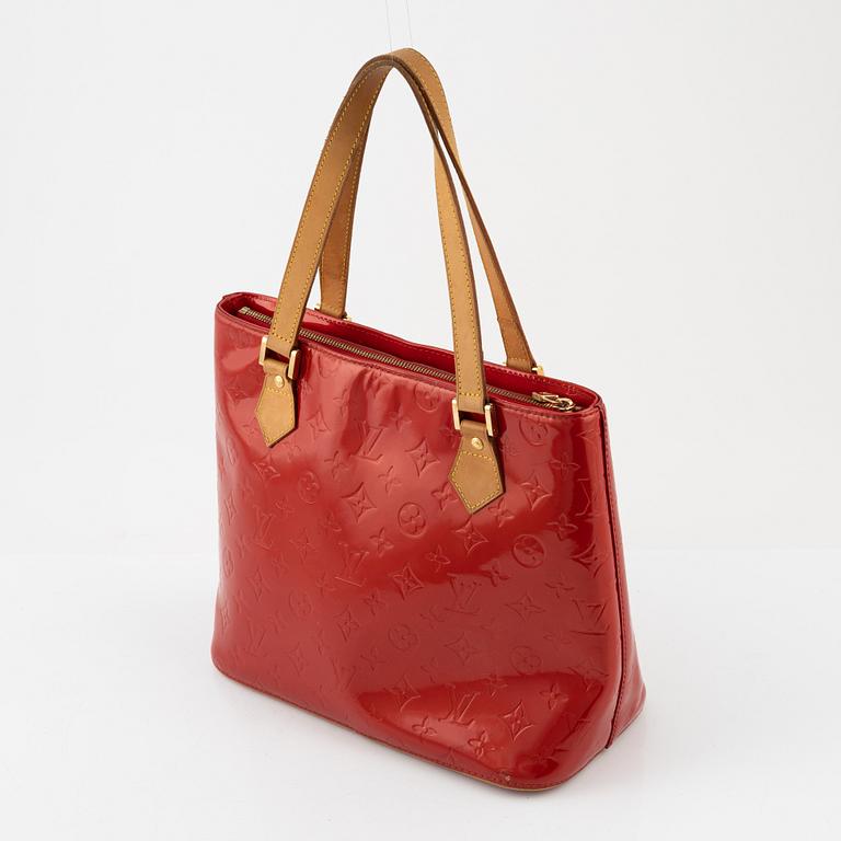 Louis Vuitton, a Vernis 'Houston' handbag.