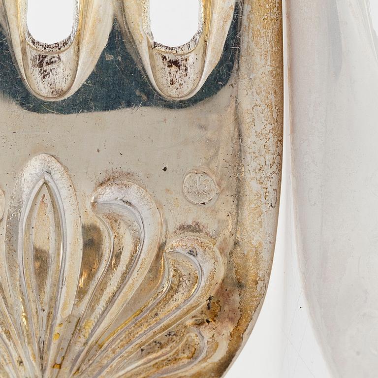 Bestickuppsättning, 143 delar, silver 800, Mellaneuropa. Finska importstämplar.