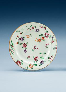 1482. A set of eight dessert dishes, Qing dynasty, Qianlong (1736-95).
