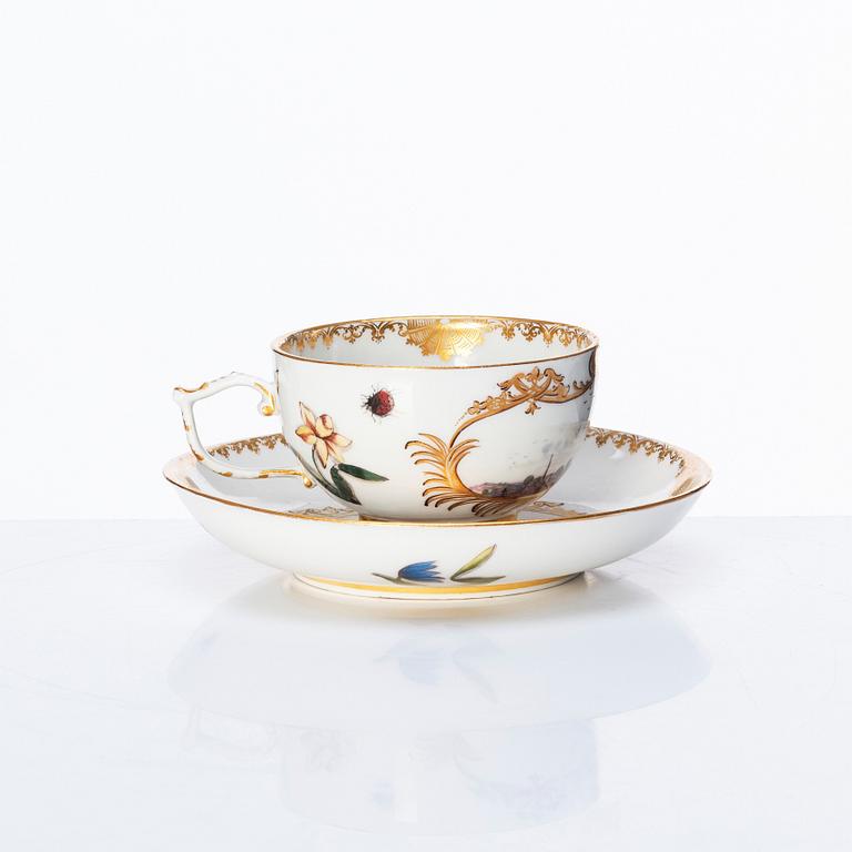 Kopp med fat, porslin. Meissen, 1700-tal.