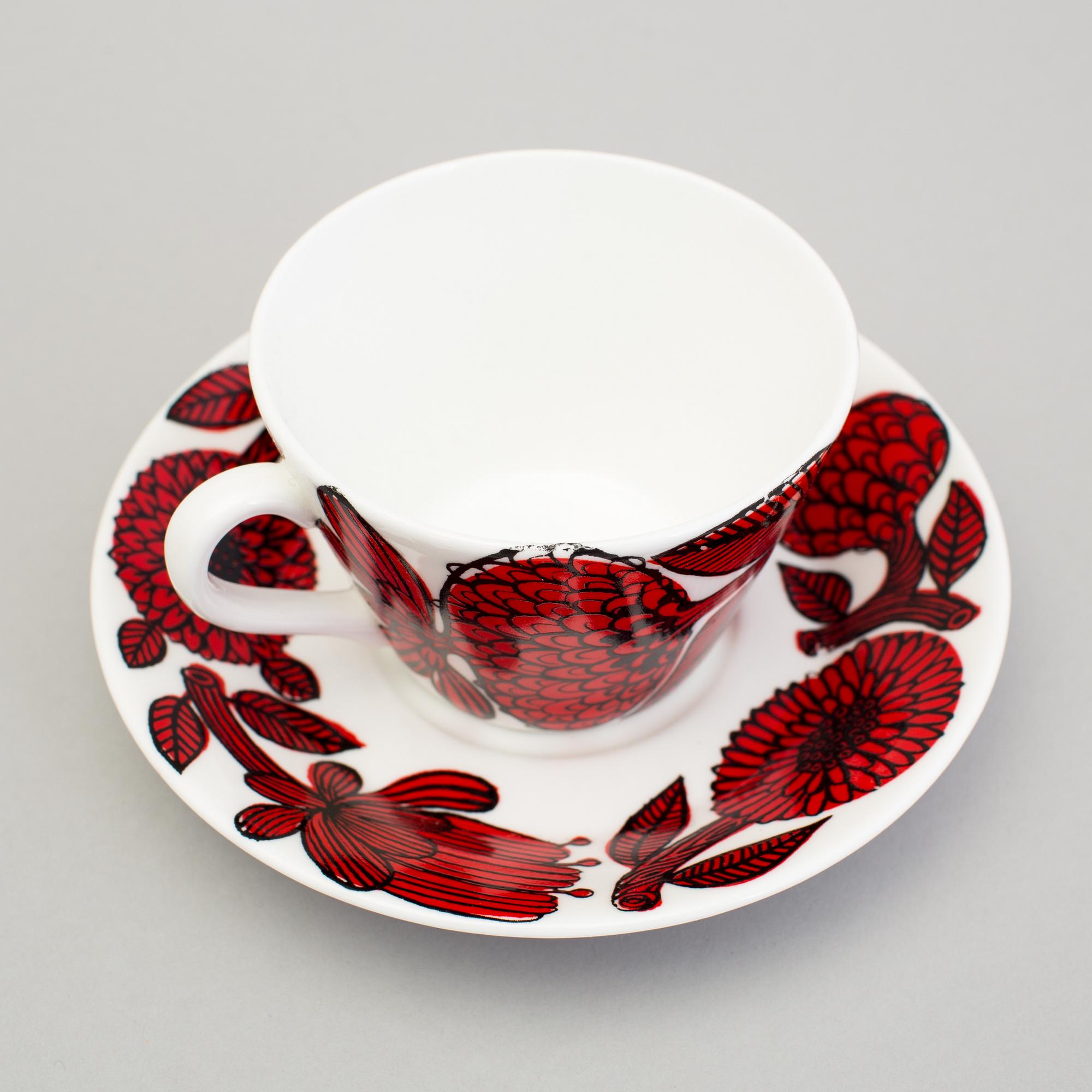 STIG LINDBERG, 6 stycken kaffekoppar i benporslin, "Röd Aster", Gustavsberg 1972-1974.