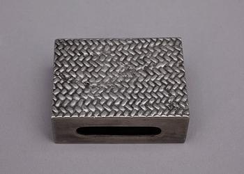 TÄNDSTICKSASKSETUI, tenn, Estrid Eriksson, firma Svenskt Tenn, 1900-talets första hälft.