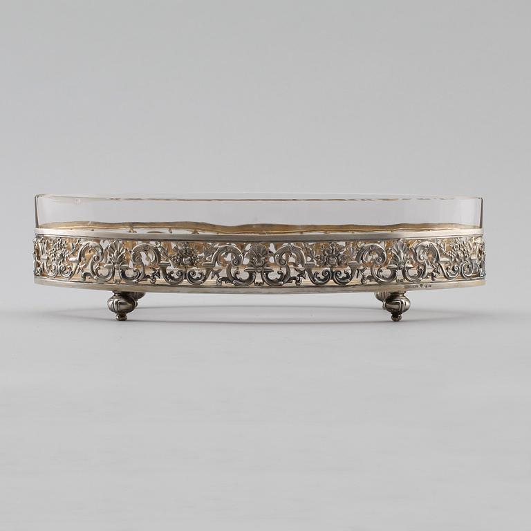 JARDINIERE, silver, CG Hallberg, Stockholm 1907. Vikt ca 196 gram.