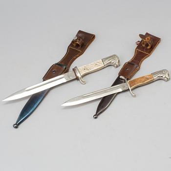 MORAKNIVAR, 2 st, F M Mattsson, Mora, 1900-talets mitt.