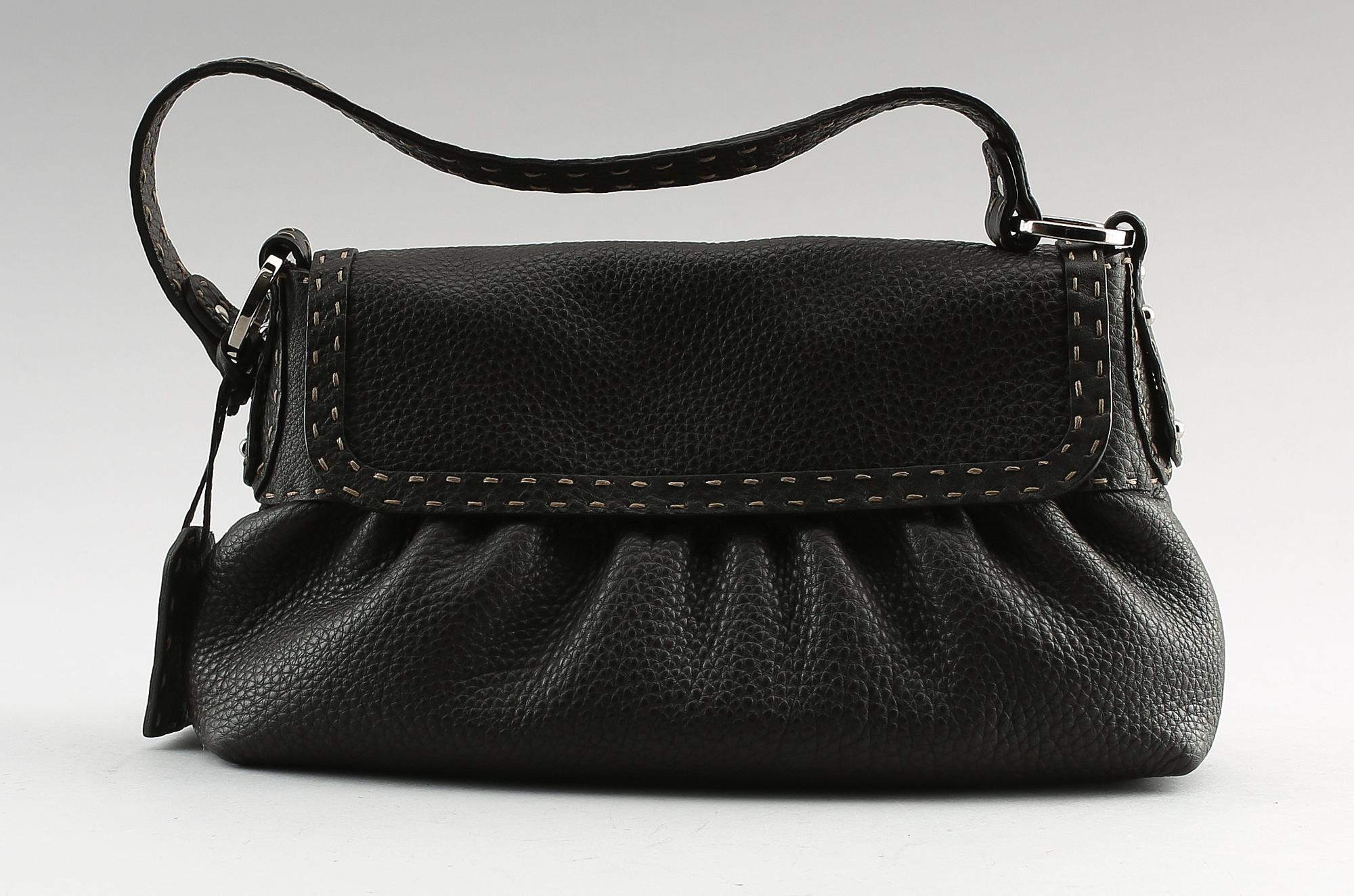 VÄSKA, Fendi, Selleria.