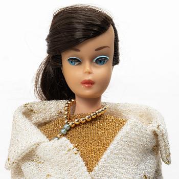 Barbiedockor, 3 st, samt kläder och accessoarer, Mattel, 1960-tal.