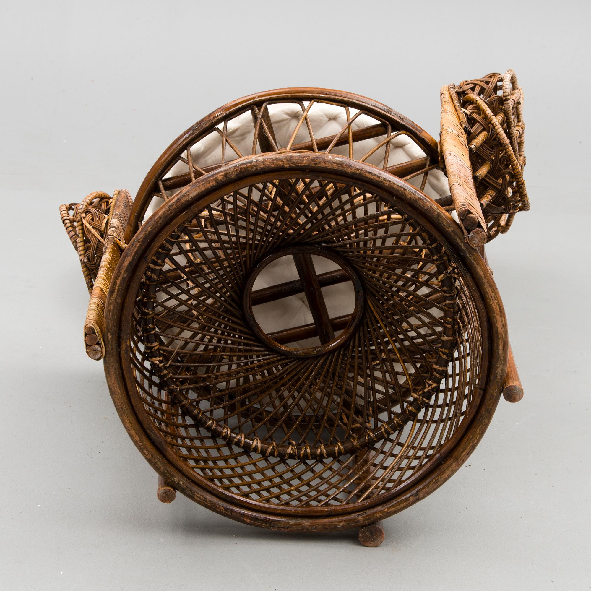KORITUOLI, ns  "Peacock chair", 1970-luku.