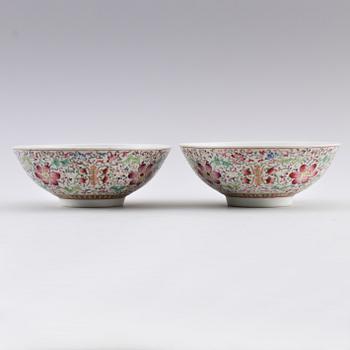 SKÅLAR, 1 par, porslin, Kina, 1900-tal.