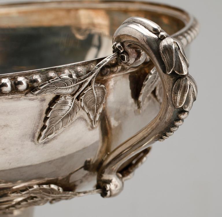 STRÖSOCKERSKÅLAR, 1 par, silver, Gustaf Möllenborg, Stockholm 1891. Vikt ca 1597 g.