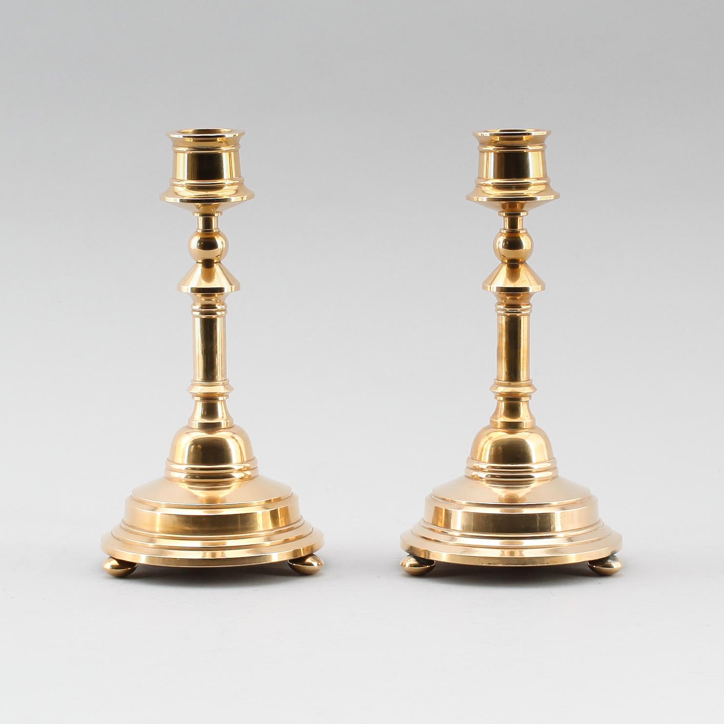 LJUSSTAKAR, 1 par, mässing, Gusum Bruk, 1900-talets första hälft.