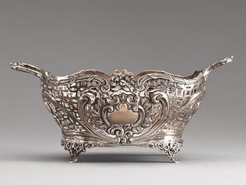 SKÅL, silver, troligen H. Matthews, Birmingham, England, 1900-talets början. Vikt ca 980 g.