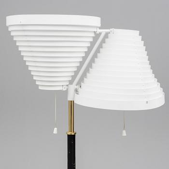 GOLVLAMPA, "modell A810", Alvar Aalto, Artek, Finland, 1900-talets andra hälft.