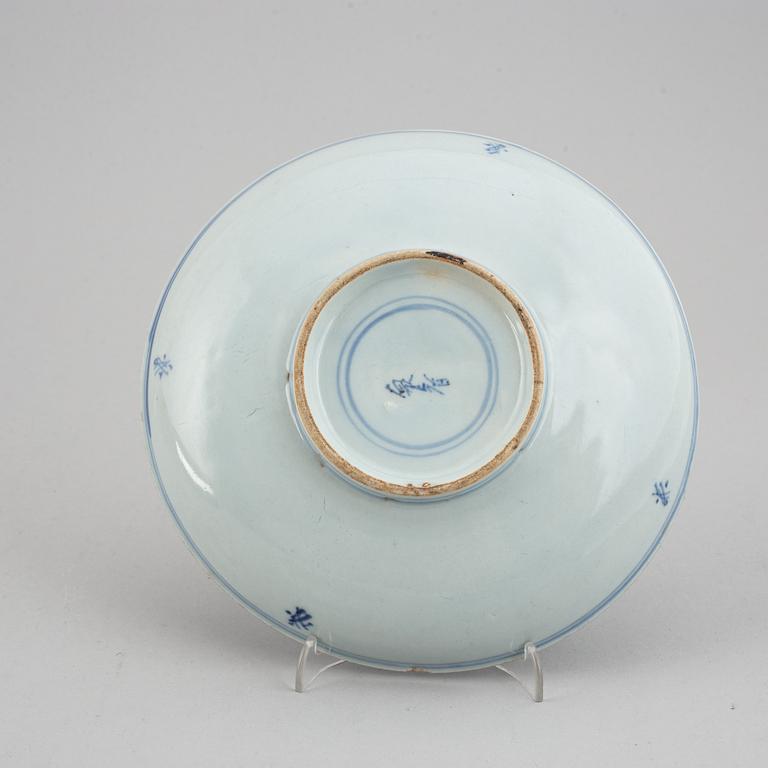 A blue and white serving dish and a japanese dish, Qing dynasty, 18th and 19th century.