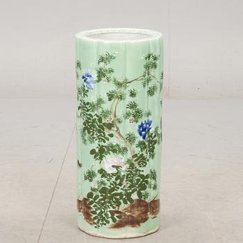 PARAPLYSTÄLL, porslin,  Celadon, Kina, 1900-talets början.