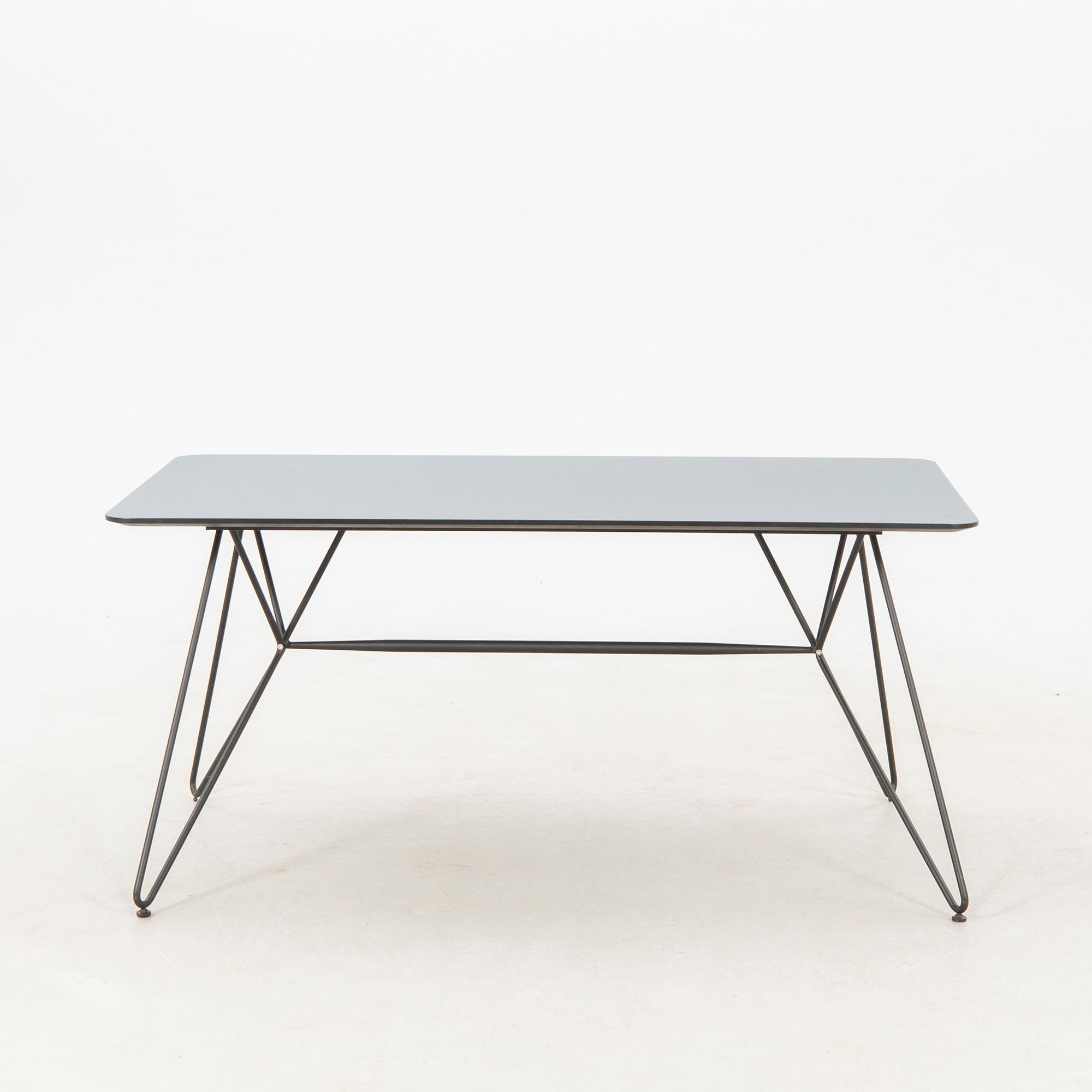 Henrik Pedersen dining table "Sketch" for Houe Denmark, 21st century.