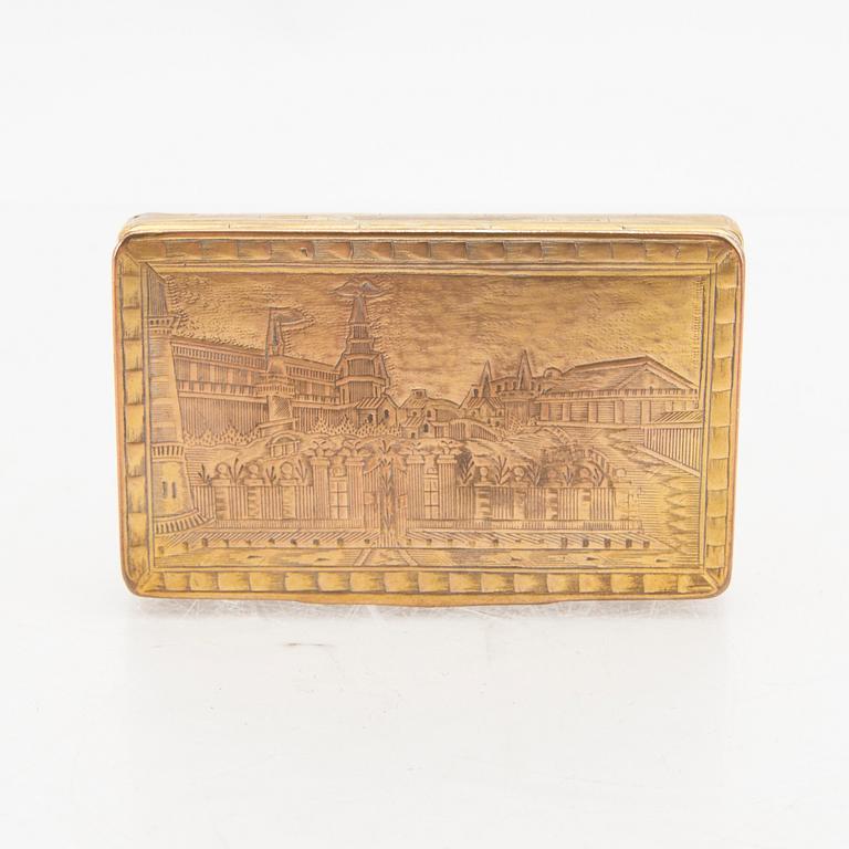 A Russian gilt silver box Moscow 1822-55 assayers mark of Nikolay Dubrovin weight 76 grams.