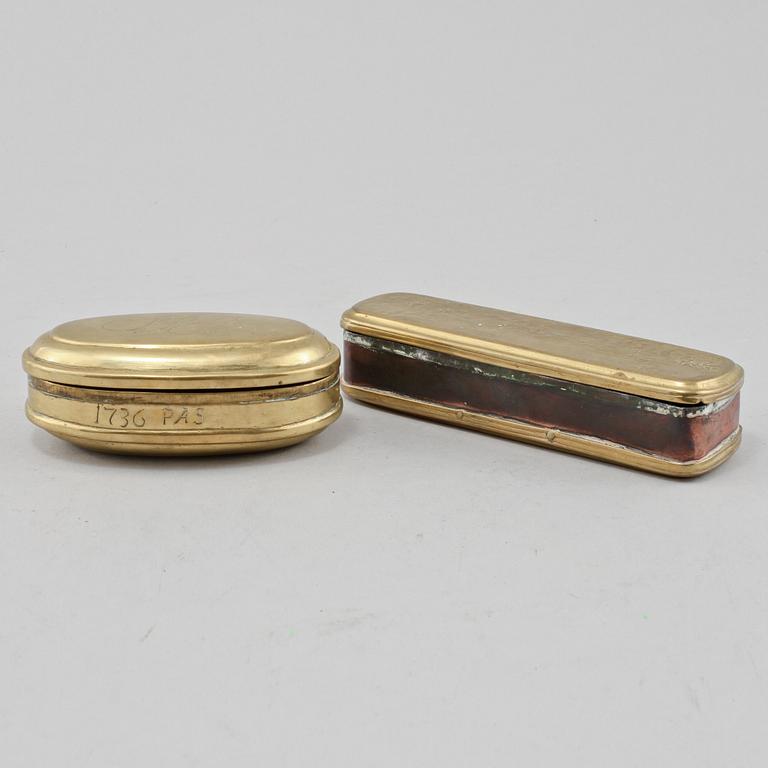 DOSOR, 2 st, mässing samt koppar, 1700/1800-tal.