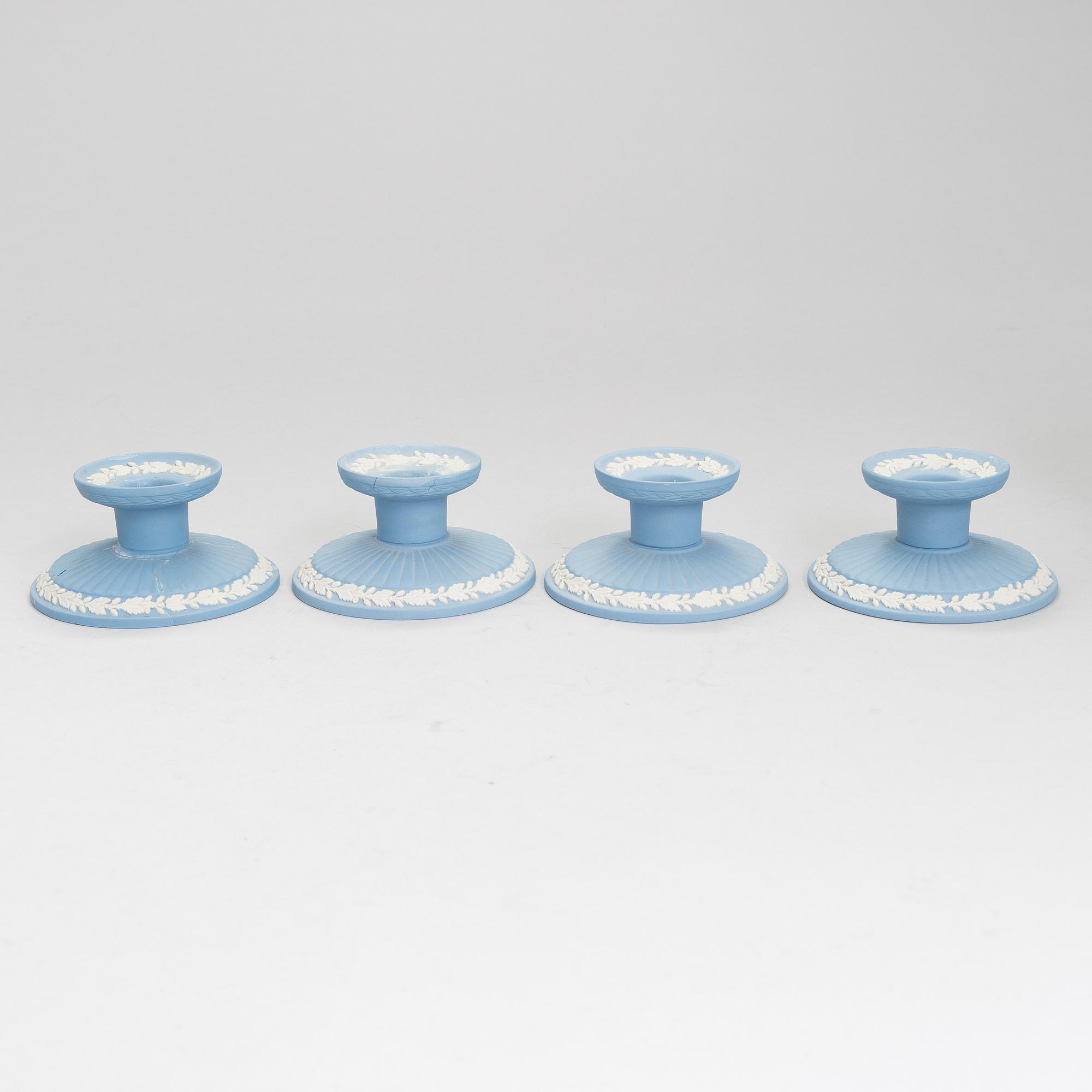 WEDGWOOD, Jasperware, 30 delar, England 1900-talets andra hälft.