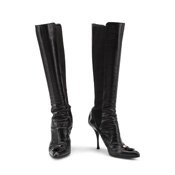 536. YVES SAINT LAURENT, a pair of boots. Size 37,5.