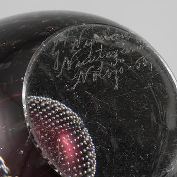 VAS, glas, Gunnel Nyman, Notsjö Nuutajärvi, Finland, signerad och daterad -55.