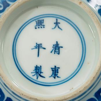 A blue and white bowl, Qing dynasty Kangxi (1662-1722). With Kangxis six characters mark and of the period.