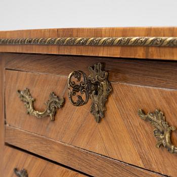 A chest of drawers, Louis XVI style, early 20th Century.