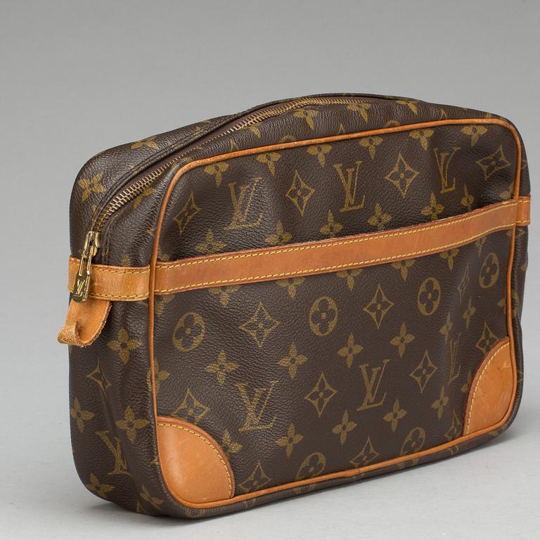 NECESSÄR, Louis Vuitton.