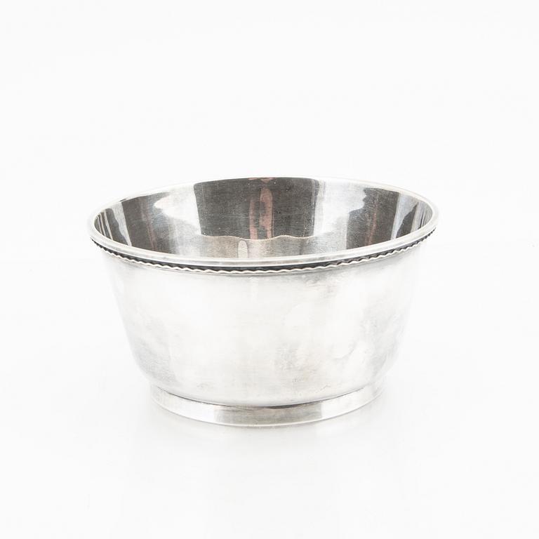 A Swedish 20th century silver bowl mark of Eric Råström, Stockholm 1973 weight 344 grams.