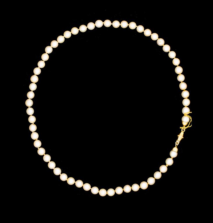 PÄRLCOLLIER, odlade saltvattenspärlor, lås i 18 k guld.