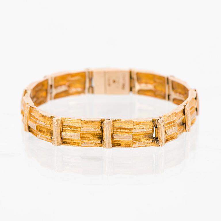 A BJÖRN WECKSTRÖM BRACELET, "Kultaköngäs", 14K gold. Lapponia 1969.