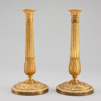 LJUSSTAKAR, ett par, senempire, 1800-tal.