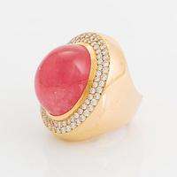 Acchinelli ring 18K gold with rhodochrosite and round brilliant-cut diamonds.