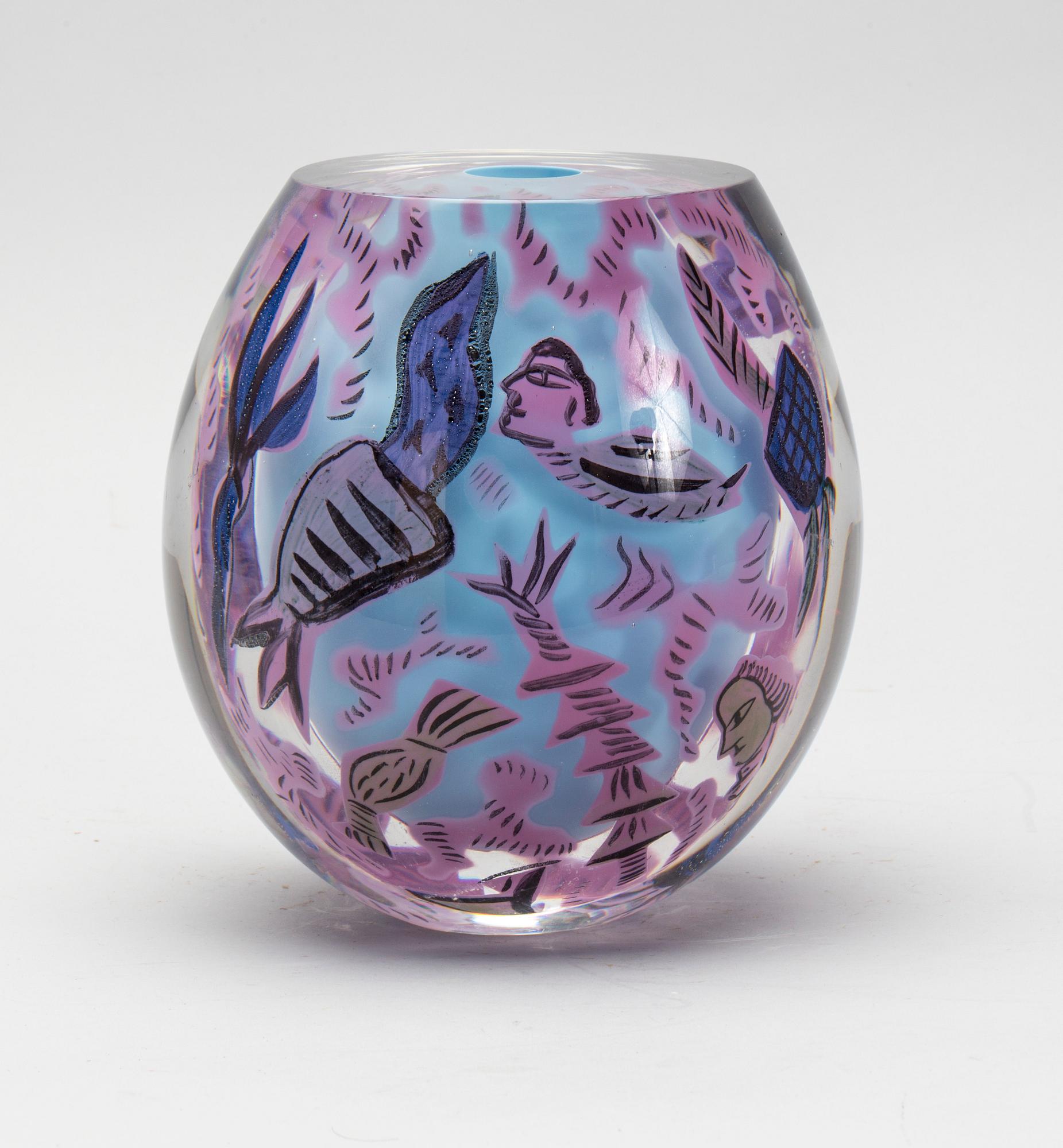 ULRICA HYDMAN-VALLIEN, vas "Kabale", signerad.