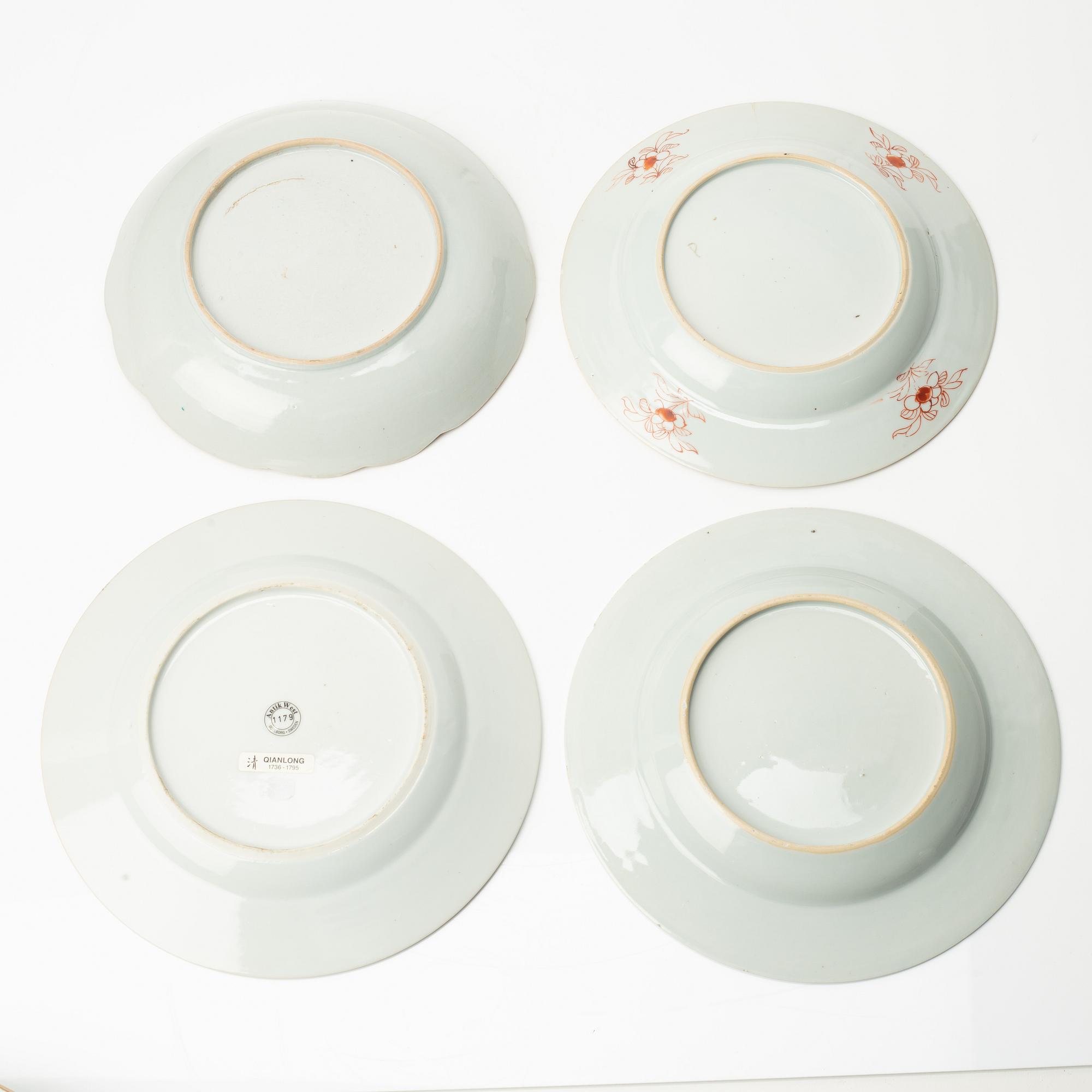 Tallrikar, sju stycken, porslin. Qingdynastin, 1700-tal.