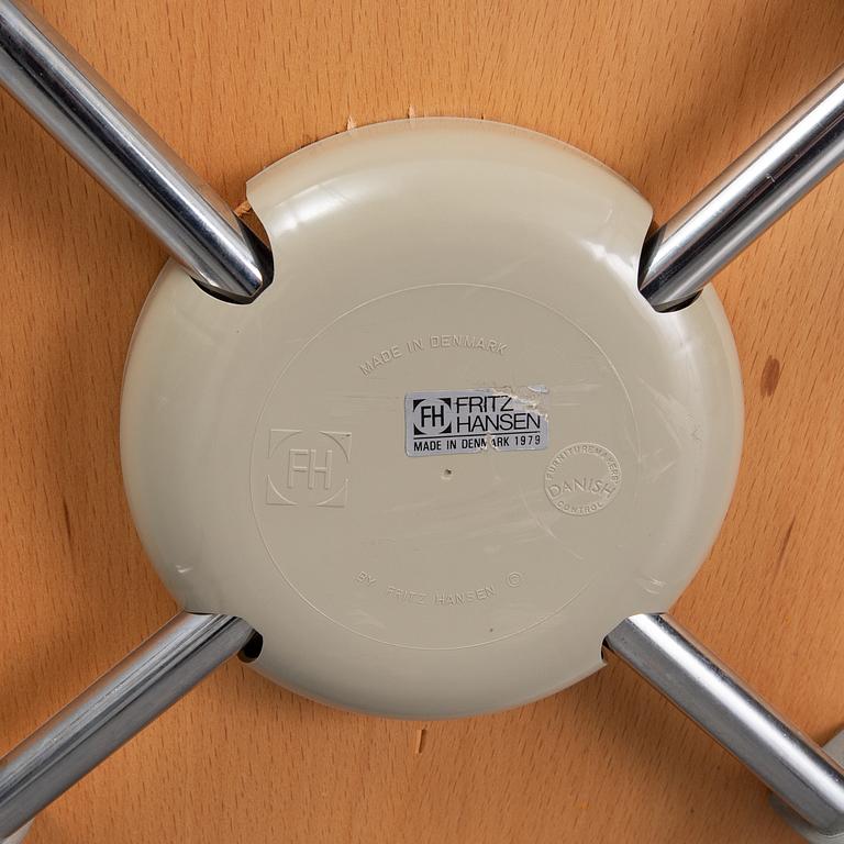 ARNE JACOBSEN, four 'Sjuan' chairs, for Fritz Hansen, Denmark, 1979.