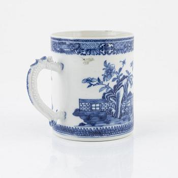 A blue and white Chinese Export jug, Qing dynasty, Qianlong (1736-95).