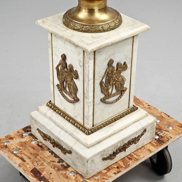 PIEDESTAL, empirestil, 1900-tal.