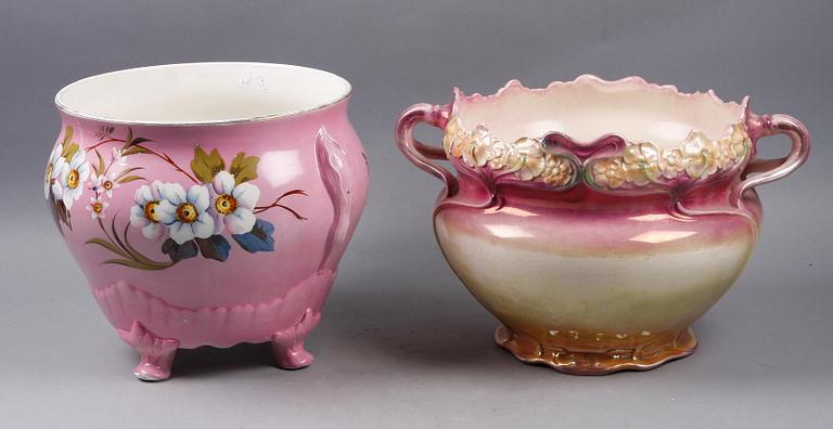 YTTERFODER, 2 st, porslin, tidigt 1900-tal.