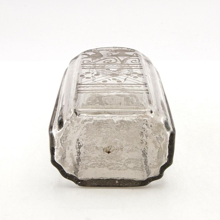Flaska, glas. Troligen Skånska glasbruket, 1700-tal.