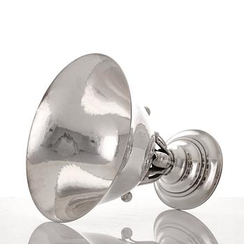 Johan Rohde, skål på fot, Georg Jensen Köpenhamn, 1945-77, sterling silver, designnr 6.