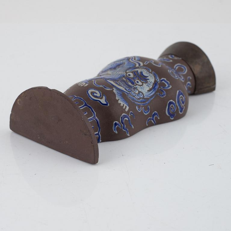 A Yixing ware wall vase and a spoon, Qing dynasty, 19th Century.