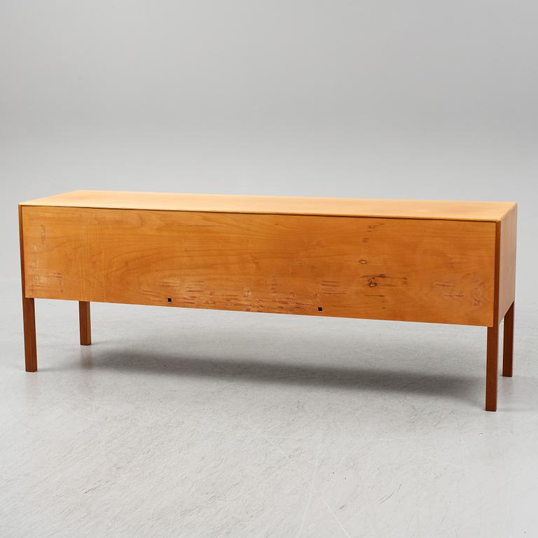 JOSEF FRANK, sideboard, modell 1015, Firma Svenskt Tenn.