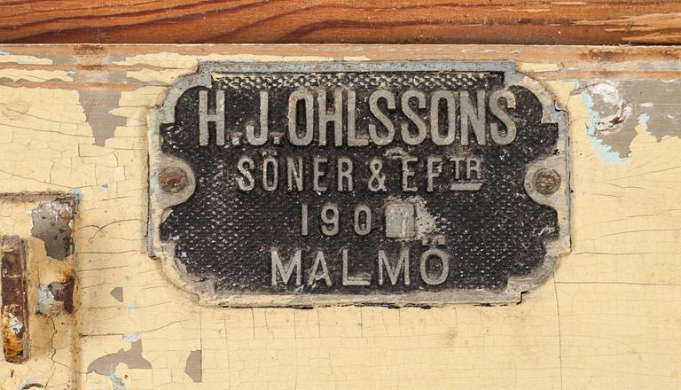 ISSKÅP,  H.J. Ohlssons Söner & ETtr, Malmö. Bär årtal 1907.