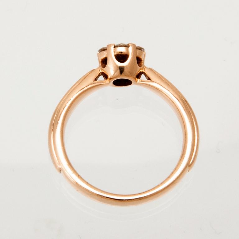A 14K gold ring "Venice" set with round brilliant cut diamonds, Glamira.