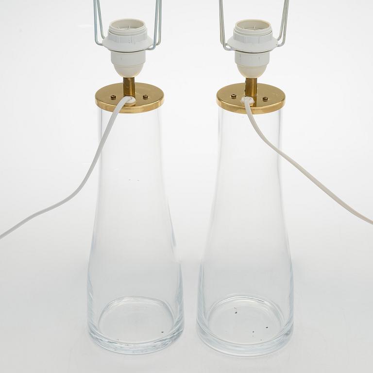 Maire Gullichsen, A pair of 1990s tablelamps for Artek.